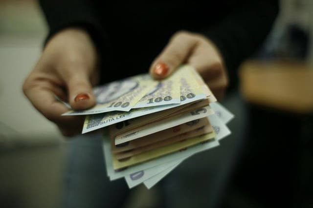 Ce salariu trebuie să primim ca să fim sătui, îmbrăcaţi şi sănătoşi