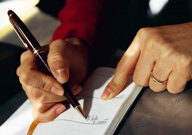 Modificările la Codul muncii au fost susţinute de deputaţii Comisiei Parlamentare de profil