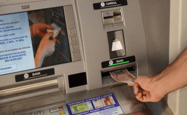 Cum puteți pune bani pe card şi să schimbaţi valuta cu ajutorul bancomatului