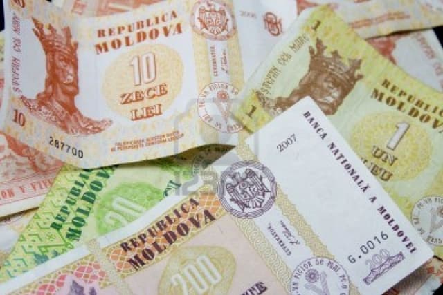 Чиновники могут лишиться высоких зарплат