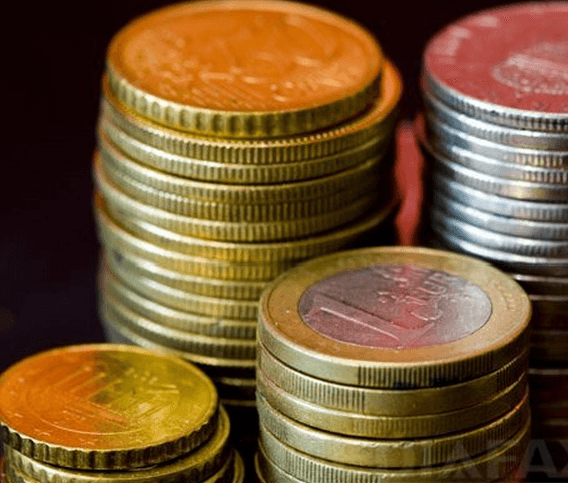 BCE: Băncile din zona euro au relaxat condiţiile de creditare a companiilor