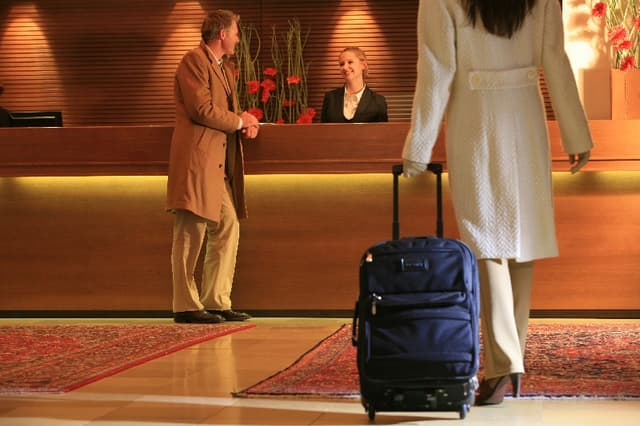 Frecventarea structurilor de primire turistică colective cu funcţiuni de cazare în ianuarie-septembrie 2014