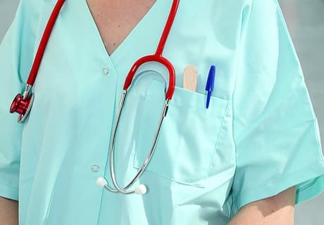 Sindicatul Sănătate cere majorarea salariului medicilor