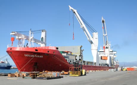 Импорт и экспорт Китая в июле упали хуже прогнозов