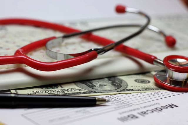 CNAM ar putea achita persoanei asigurate cheltuielile pentru serviciile medicale neprestate