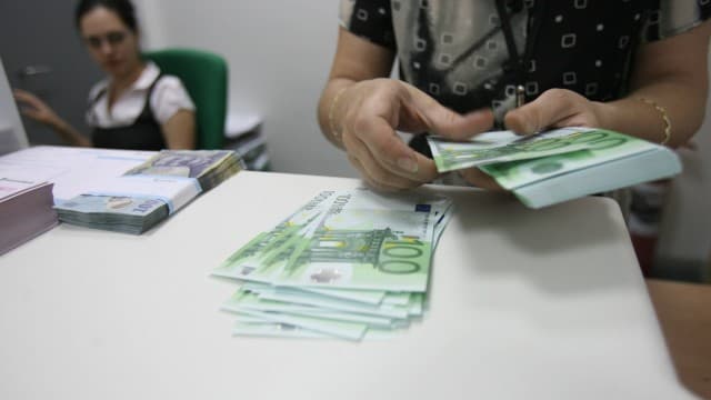 Creditele acordate de băncile moldoveneşti au depășit în martie 34 mld lei