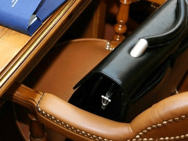 Competiția dosarelor va substitui proba scrisă în concursul de ocupare a funcțiilor publice de nivel superior