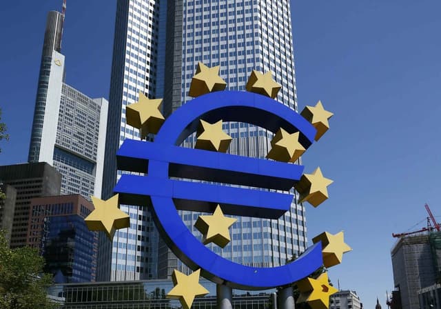 Franţa şi Germania, cele mai mari economii, se luptă să crească