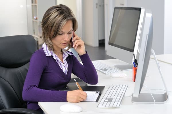 Economiştii britanici propun instituirea zilei de muncă de patru ore