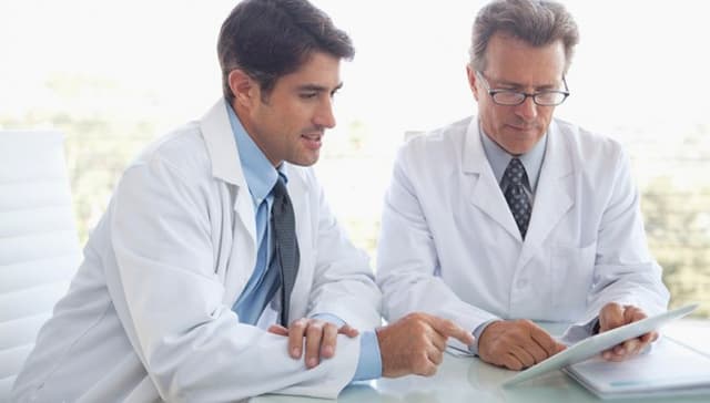 Termenul-limită de prezentare a facturilor şi rapoartelor privind retribuirea muncii medicilor rezidenţi a fost modificat