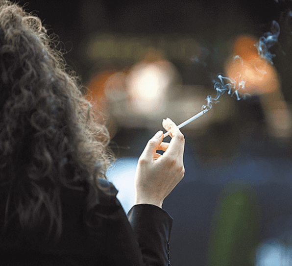 România: Fumatul în spaţiile închise, indiferent de forma de proprietate, interzis total