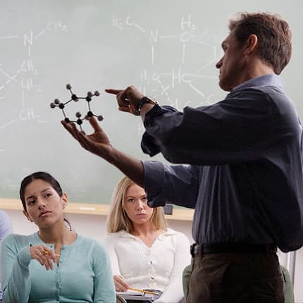 Salariile profesorilor se vor majora cu 7,99%