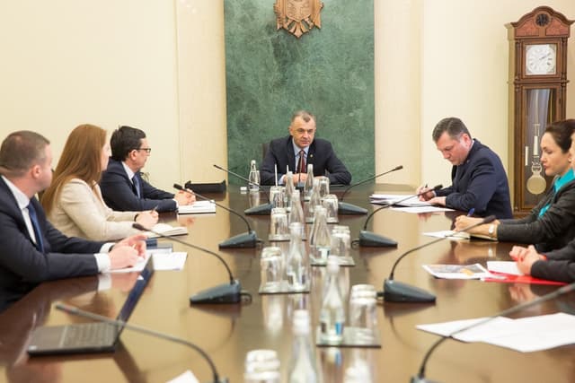 Guvernul propune măsuri pentru diminuarea pierderilor mediului de afaceri