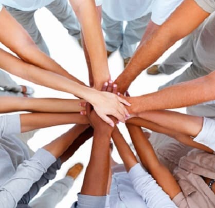 Cei 3 factori de care fiecare lider trebuie să ţină cont pentru ca angajaţii să muncească cu drag şi spor