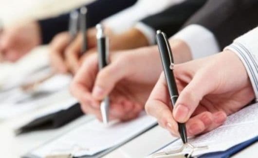 Premierul îşi doreşte un dialog constructiv şi permanent cu mediul de afaceri