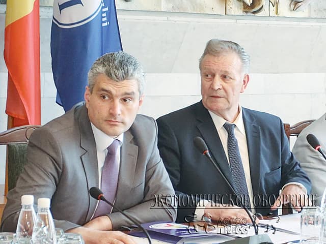 Патронаты потребовали у Филипа стабильности