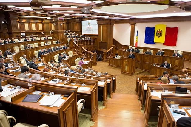 Rectificarea bugetului pentru 2019, aprobată în prima lectură