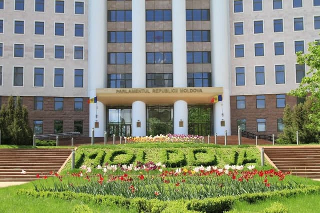 Parlamentul va avea un soft revoluționar! Deputații vor comunica online cu cetățenii