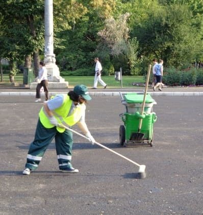 Circa 50 mii persoane vor presta servicii de interes comunitar