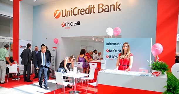 Банк UniCredit уволит более 18 тысяч человек