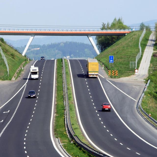 Правительство рассмотрело предложенные поправки в Кодекс автотранспорта