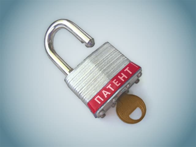 Пособие по материнству, когда работающее по ИТД лицо в период декретного отпуска оказывает услуги на основании предпринимательского патента