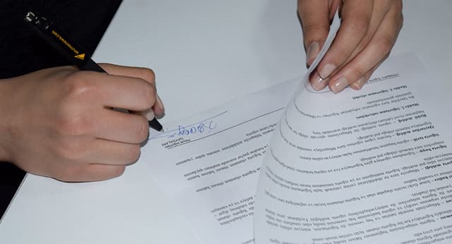 Femeile aflate la  întreținerea soțului asigurat vor semna o declarație pe proprie răspundere