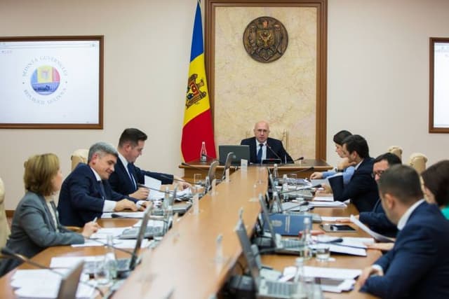 Suma venitului lunar minim garantat va constitui 1056 de lei