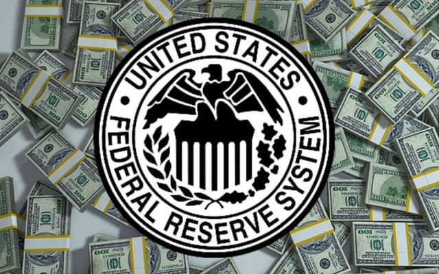 В ФРС решили приостановить повышение ставок из-за нестабильности рынков