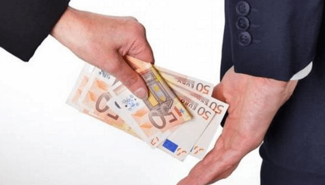 Россия поднялась в рейтинге восприятия коррупции