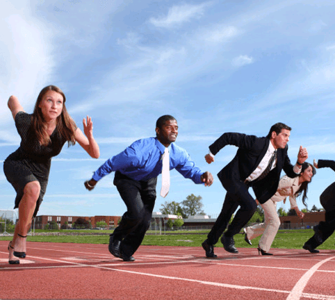 Studiu: Femeile din Moldova primesc salarii mai mici decât bărbații pentru că așa le negociază