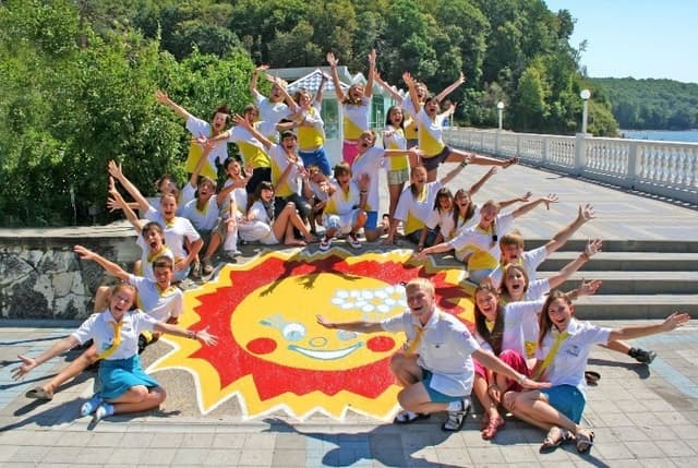 Părinții vor achita doar 20%  pentru biletele în taberele de vară pentru copii și adolescenți