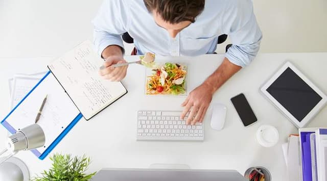 Andrian Candu face lobby inițiativei legislative cu privire la tichetele de masă. Reacția sindicatelor, patronatelor și a mediului de afaceri