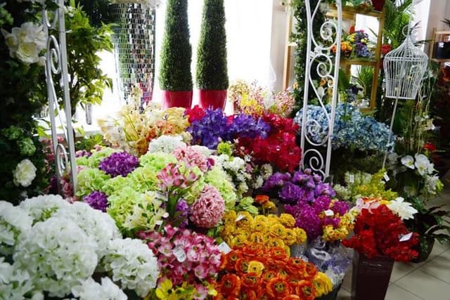 Posturile fiscale. Volumul vânzărilor de flori este cu 260% mai mare față de anul trecut