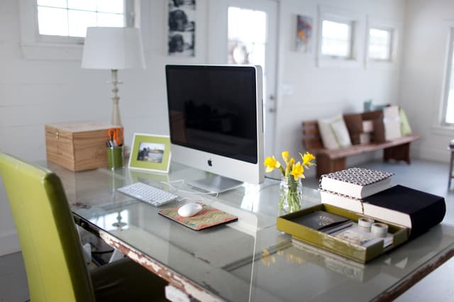 Aplicarea scutirilor și impozitarea plăților de compensare în cazul lipsei forțate de la serviciu