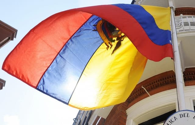 Эквадор запустит в обращение первую в мире государственную виртуальную валюту