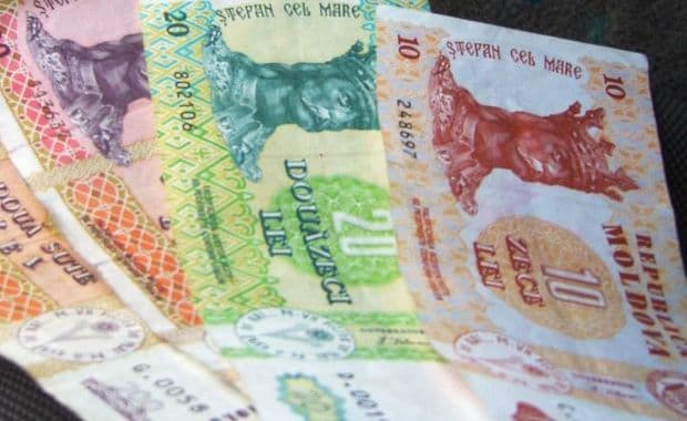 Câştigul salarial<sup>1</sup> mediu în octombrie 2013