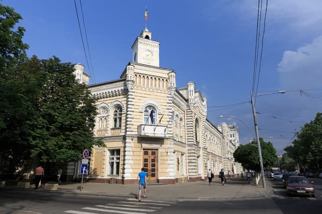 Муниципий Кишинев: ставки местных сборов на 2019 г.