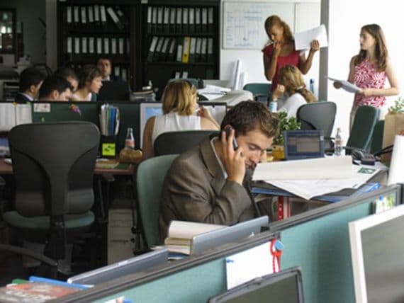 Nu lipsiţi angajaţii de garanţii sociale