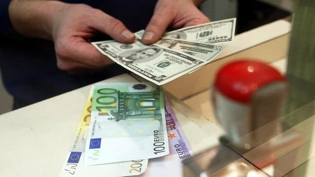 Oferta de valută străină în aprilie în Moldova a acoperit cererea la doar 96,7%