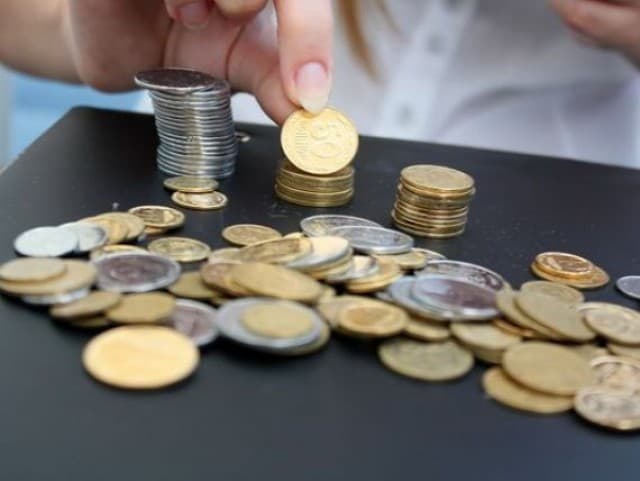 Sindicatele cer majorarea de urgență a salariului minim pe țară