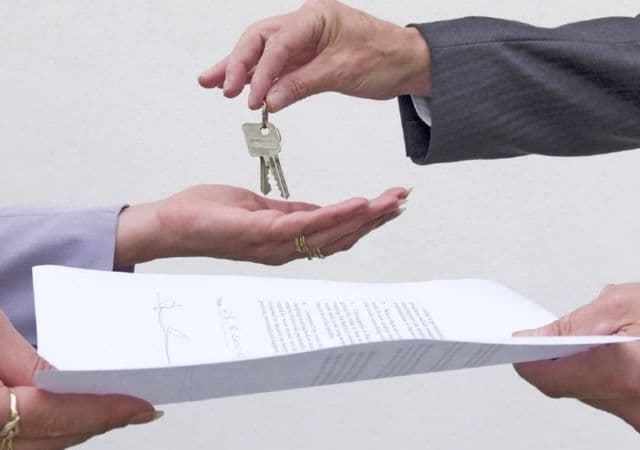 Noi reguli pentru persoane fizice, care transmit altor persoane în posesie şi/sau în folosinţă proprietatea imobiliară