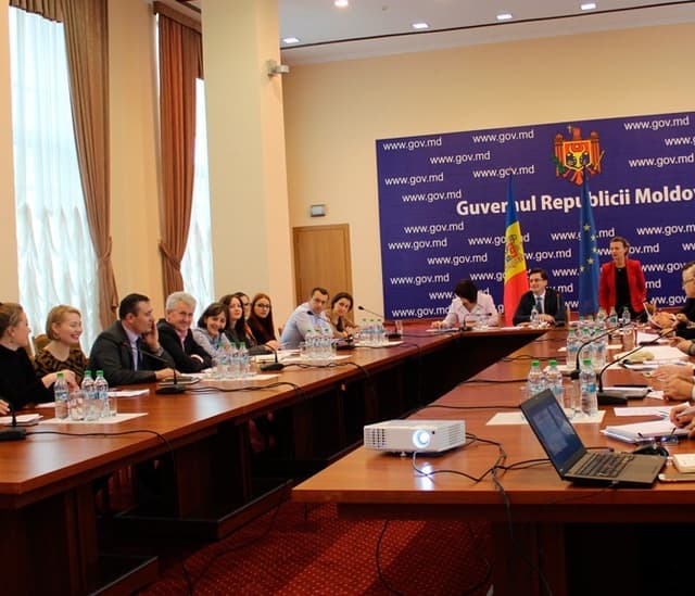 Problemele pieţei muncii vor fi soluţionate de Observator