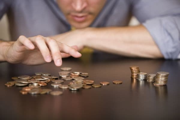 Premii și majorări de salarii în următoarea perioadă. Cine beneficiază de ele