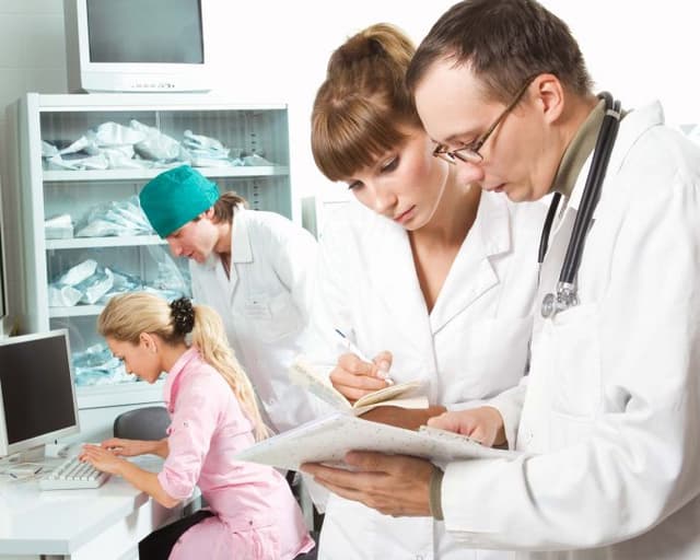 40% din medici au abandonat profesia din cauza sărăciei şi corupţiei