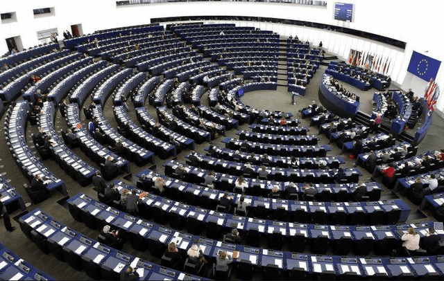 Parlamentul European a aprobat o Directivă privind protecția secretului de afaceri