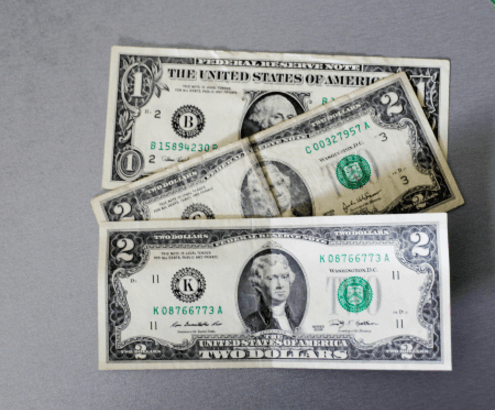 Prognoze revizuite: Cât va costa un dolar în 2016, 2017 și 2018