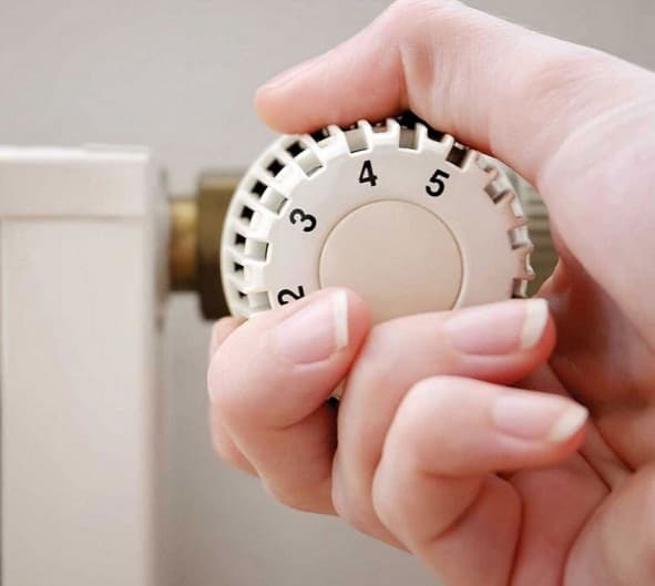 Experţii: încheierea unui contract tripartit între consumator, gestionar şi  S. A. "Termoelectrica" ar soluţiona mai multe probleme