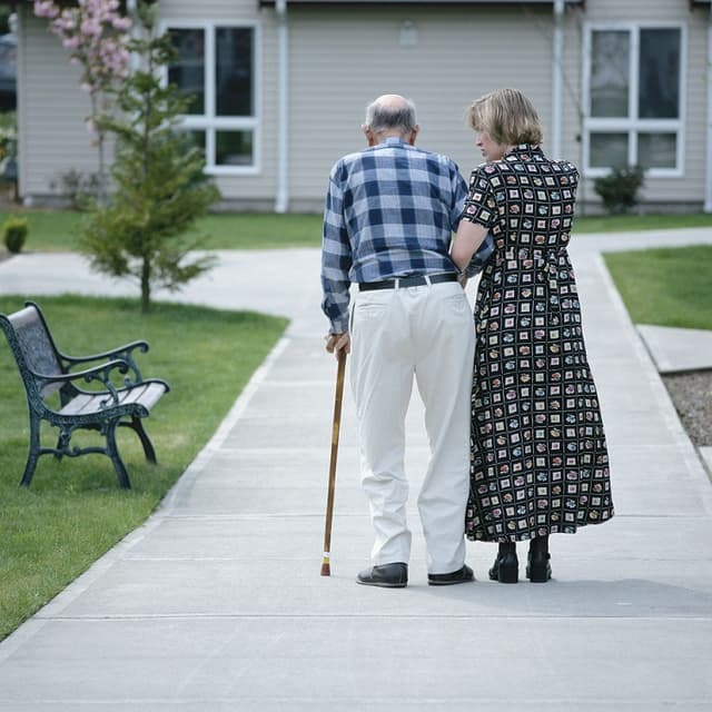 Cresc rigorile pentru asigurarea cu bilete de tratament a persoanelor în vârstă și celor cu dizabilități