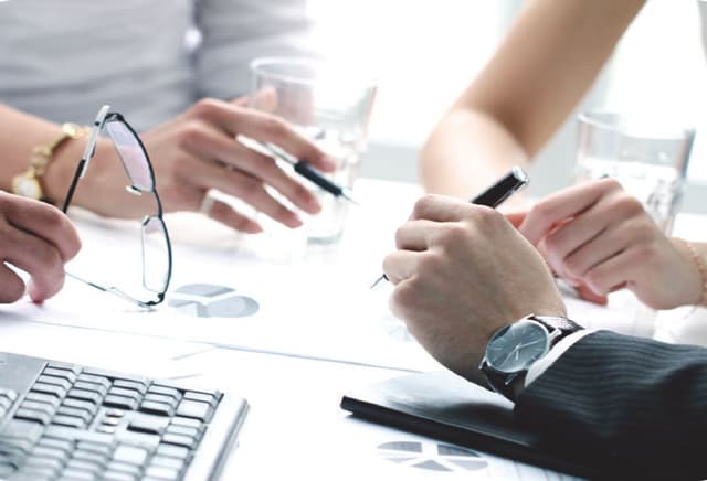 О вычете в целях налогообложения расходов, понесенных в связи с выдачей премий в рамках мероприятий с целью сплочения коллектива